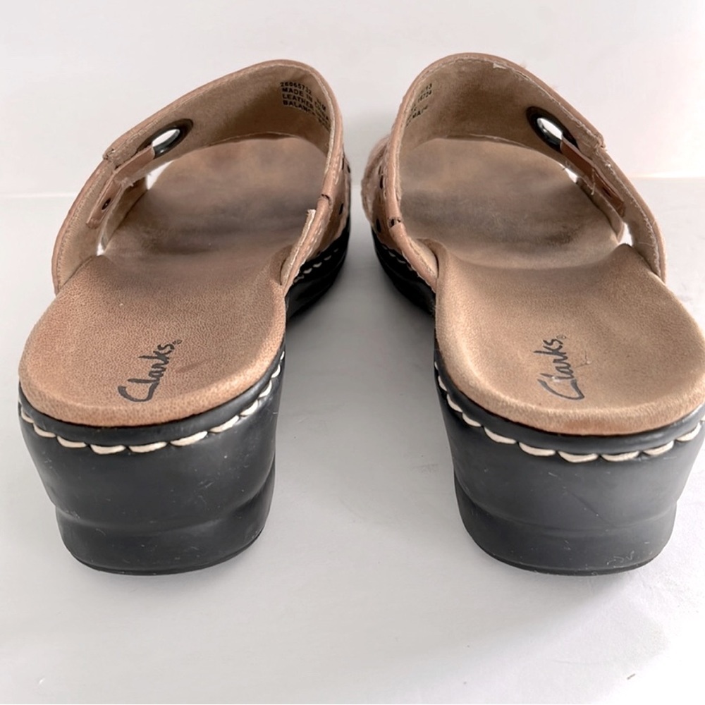 CLARKS Bendable’s Women Leather Slides Sandals Slip On Shoes Size 9.5 Medium - Picture 3 of 4